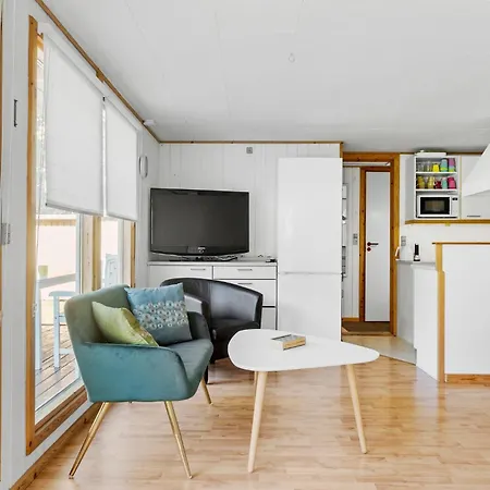 2 Bedroom Gorgeous In *